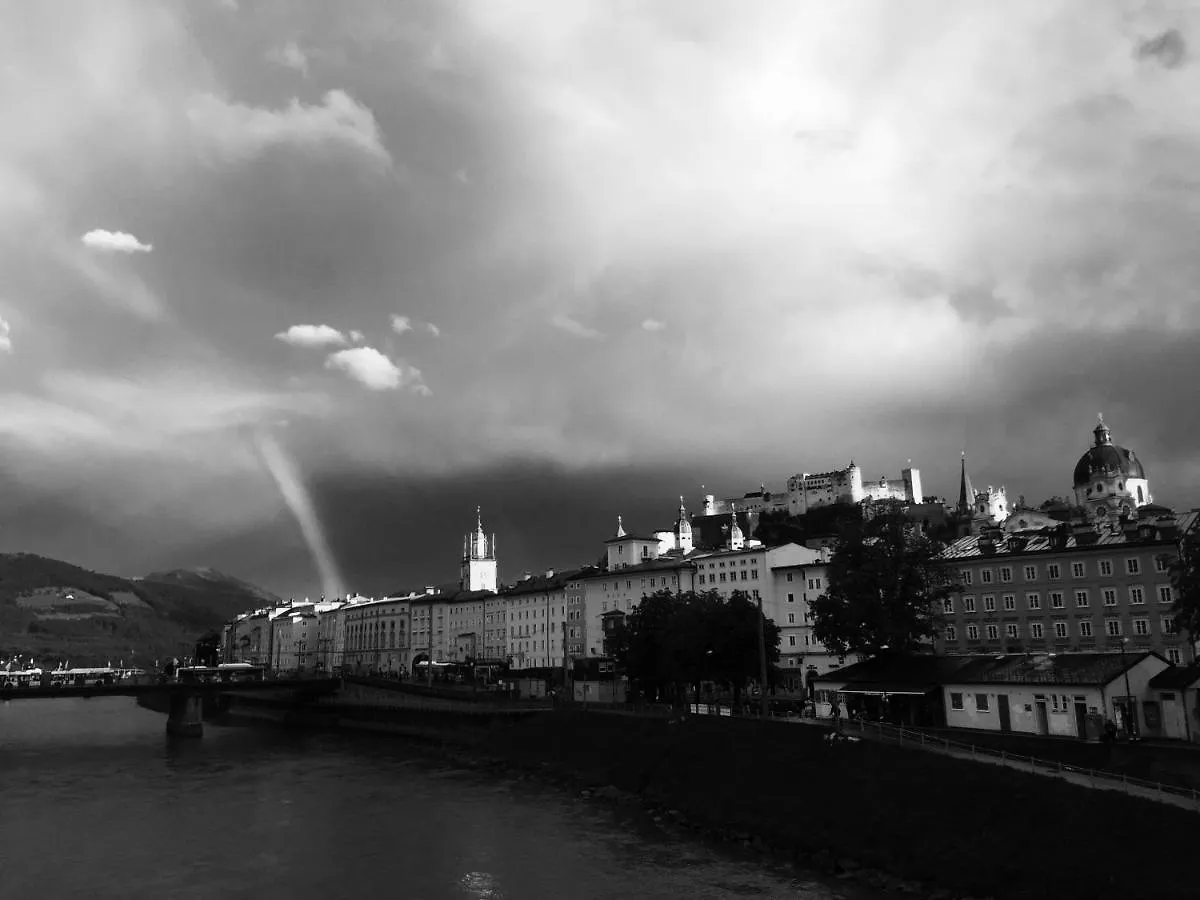 Mozarts Piano-Apartment With Cinematiccityview Salzburg Apartment